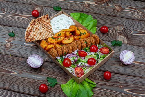 Falafel tálban